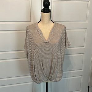 Stripped short sleeve top